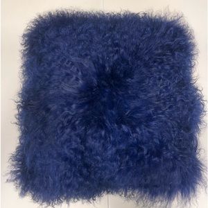 VGUC Mongolian lamb fur decorative pillow. 16"x16"